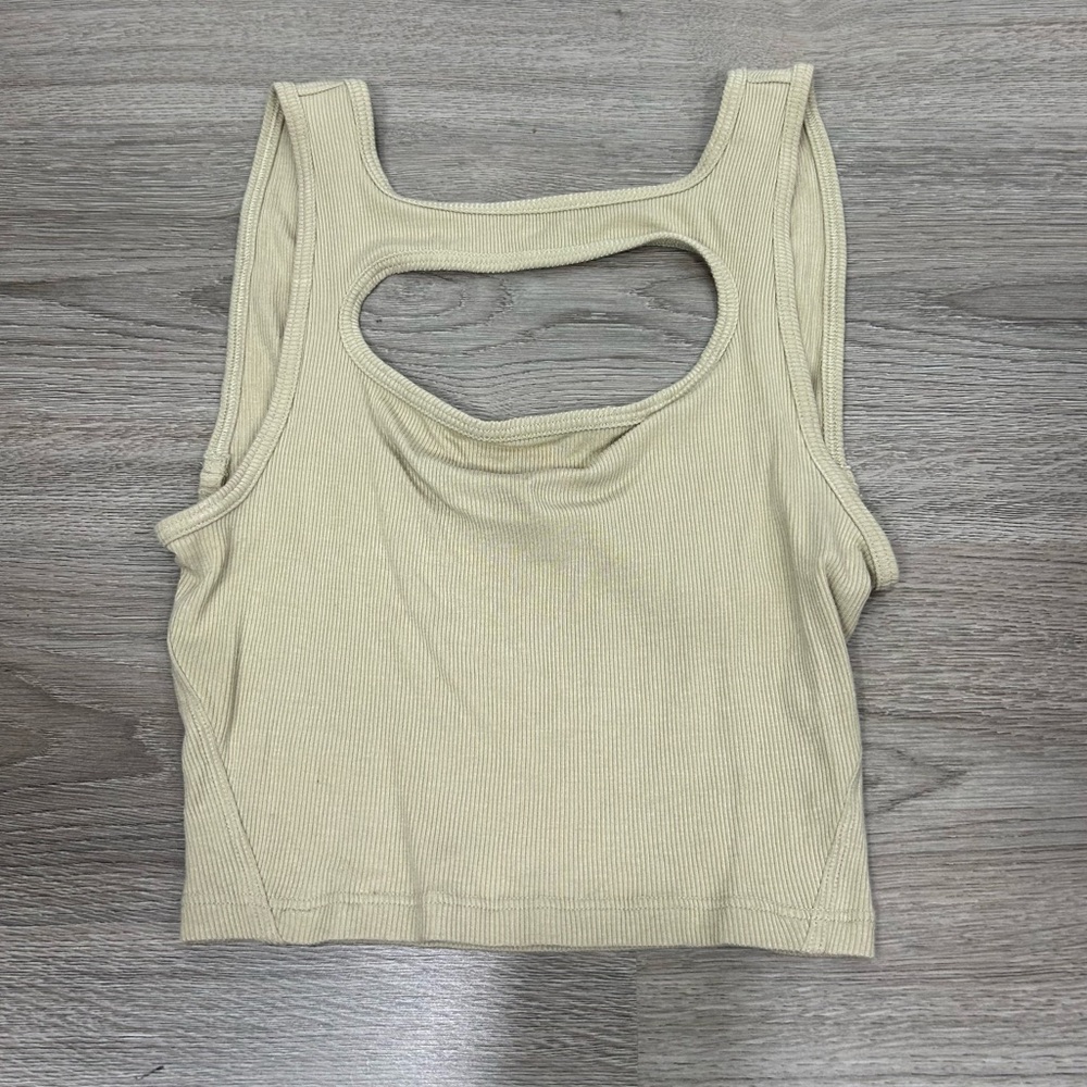 LULULEMON cream crop tank top AA22